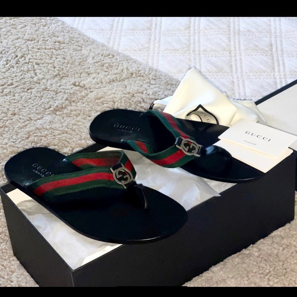 Gucci Leather flip-flops In mint condition with normal wear and tear